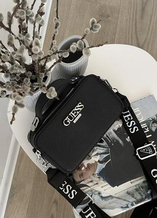 Сумочка guess кросс-боді напис чорний є