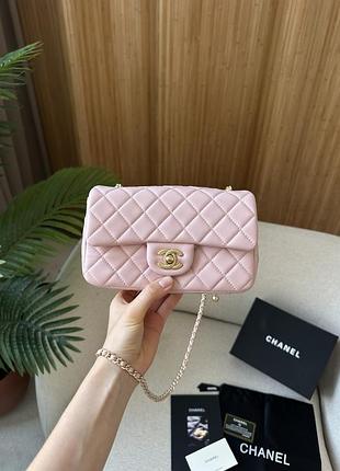 Женская сумочка мини chanel classic 1.55 розовая с золотистой фурнитурой 20 х 12 х 6 см