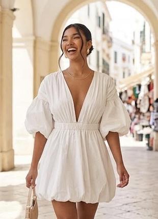 Эффектное белое мини-платье prettylittlething с объёмными рукавами и v-вырезом (м/12) 5