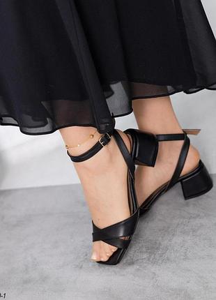 110-1 черные босоножки (кожа) 39