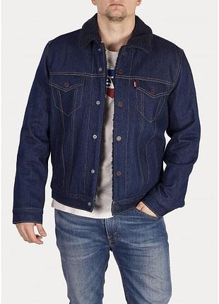 Чоловіча джинсова куртка levi's  sherpa trucker кольору індиго
