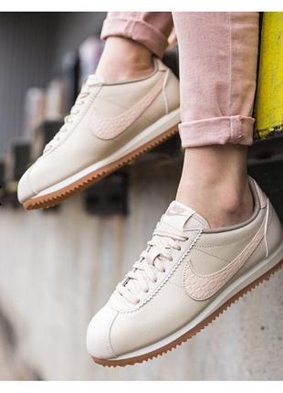 Кросівки ретро nike classic cortez ltr lux