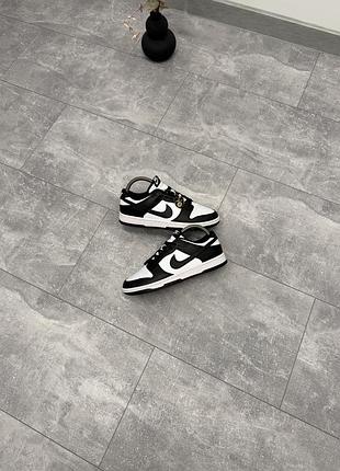 Жіночі кросівки nike dunk low у класичному забарвленні "panda".