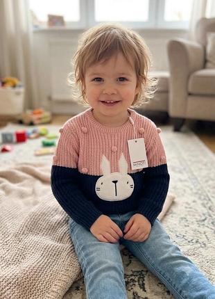 Свитер на девочку 6-7 лет с кроликом от minoti