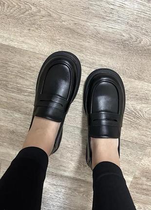 Чорні жіночі лофери 👞 туфлі мокасини 38,5-39