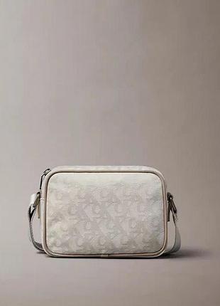 Сумка calvin klein all day logo jacquard camera bag 3
