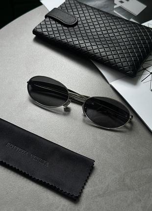 Сонцезахисні окуляри bottega veneta чорні лінзі та срібляста оправа 57/21/135