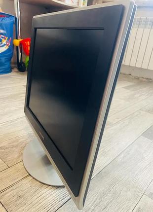 Телевізор philips на підставці 2