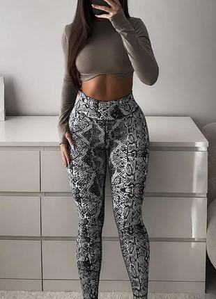 Лосини чорно-білі з принтом рептилія 🐍 висока посадка та утяжка ⚡ dkny sport original 🖤 спортивні легінси для фітнесу та йоги