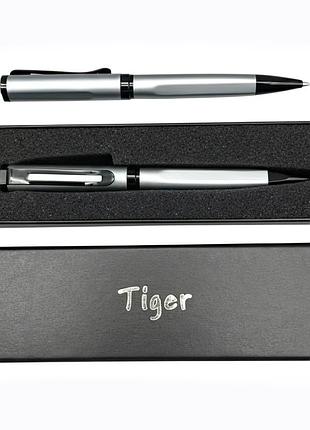 Подарочная ручка шариковая tiger в футляре (серебристо-черная) 385