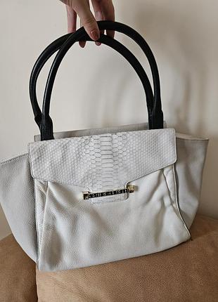 Шкіряна сумка vince camuto тоут оригінал біла молочна під рептилію