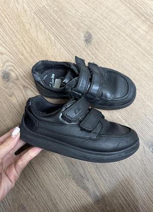 Туфлі на хлопчика на ліпучках clarks 28 розмір шкіряні чорні