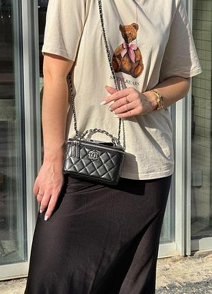 Женская мини-сумочка chanel classic rкожаная чёрная с серебристым 17 х 11 х 8 см