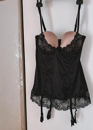 Елегантний мереживний корсет-бюстьє intimissimi з підв'язкам