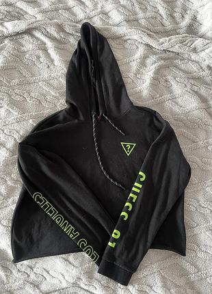 Продам жіноче худі guess, стан ідеальний, матеріал котон тринитка, розмір м, довжина 47, ширина 57