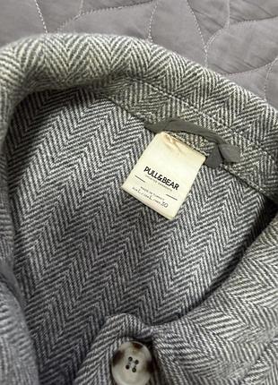 Тепла сіра рубашка бренду pull&bear 3