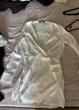 Атласне плаття zara
