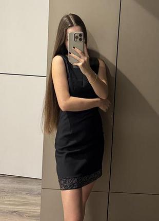 Сукня футляр класична