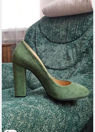 Туфлі на підборах замшеві