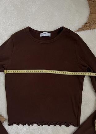 Коричневий лонгслів bershka 4