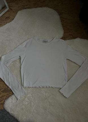 Білий лонгслів bershka