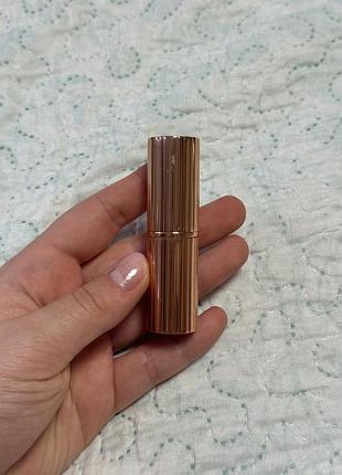 Charlotte tilbury  k.i.s.s.i.n.g satin shine lipstick помада для губ