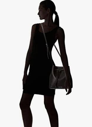 Calvin klein чорна сумка bucket bag 4
