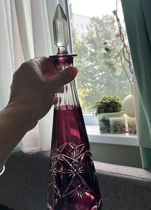 Вінтажний чеський/богемський кришталевий графин із рубінового (cranberry/ruby) скла з технікою cut-to-clear