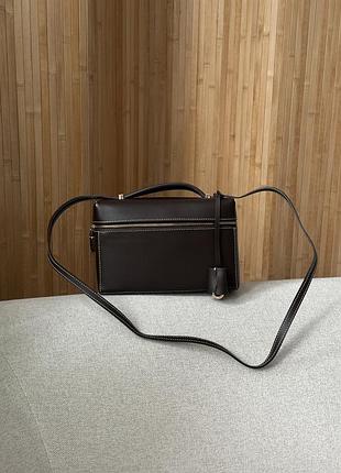 Женская сумка loro piana из гладкой кожи шоколадная 23 х 15 х 8 см