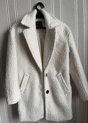 Бежеве пальто від bershka teddy bear coat на підкладці оверсайз
