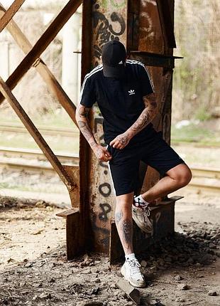 Чоловічий літній костюм adidas футболка + шорти + шкарпетки в подарунок чорний адідас на літо xl (bon)