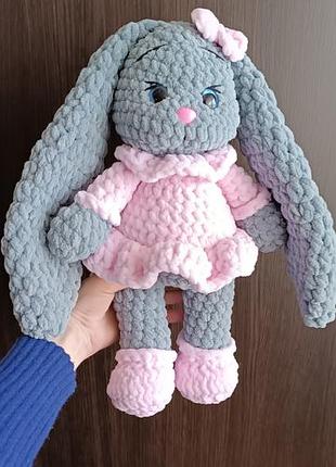 Вязаная игрушка зайчик ручная работа.. наполнение холлофайбер.цвет можжевого любого.
отличный подарок