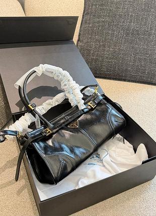 Prada bonnie soft lux leather handbag 30 см