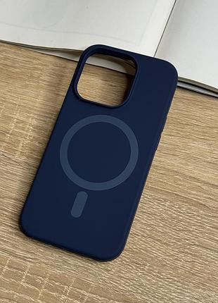 Чохол для iphone 14 pro з magsafe, темний синій матовий силікон з м’якою підкладкою silicone case