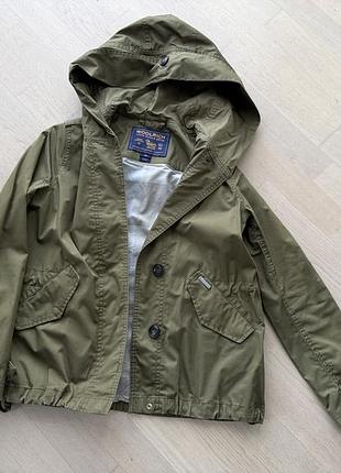 Woolrich шикарна брендова демісезонна куртка-вітровка/дощовик на дівчину-підлітка або мініатюрну жінку xs.