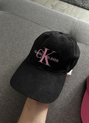 Стильна кепка calvin klein 5