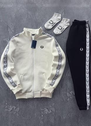 Мужской зимний костюм fred perry кофта штаны с лампасами молочный комплект фред перри на флисе без капюшона (b)