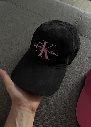 Стильна кепка calvin klein 4