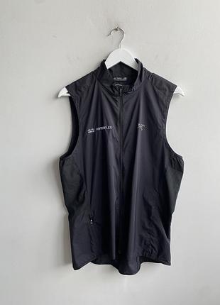 Чоловіча жилетка arcteryx