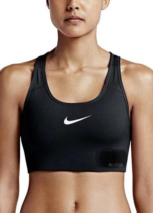Cпортивный топ бра бренда nike dri- fit 
uk  8    eur  36
