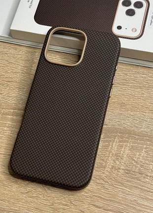 Чехол для iphone 16 pro max с magsafe, кожанный с мягкой подкладкой dark brown carbon leather d1