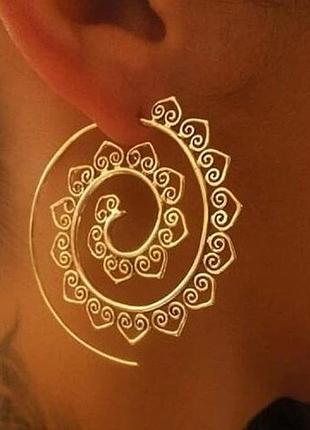 Серьги спираль золотистые