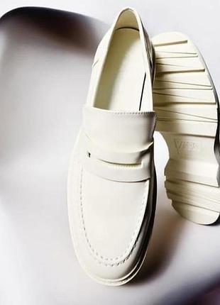 Нові лофери zara у молочному кольорі 36 розмір