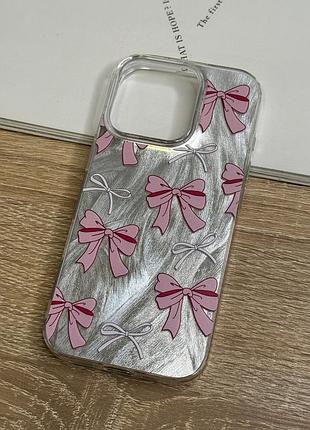 Силіконовий чохол на iphone 16 pro сріблястий з принтом рожевих бантиків