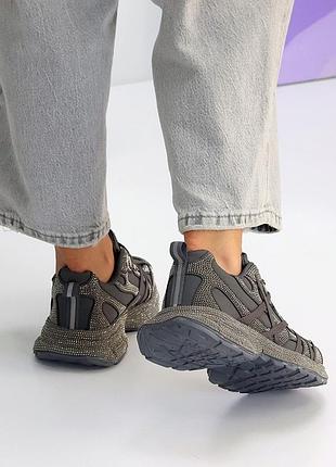 Кроссовки с стразами 10