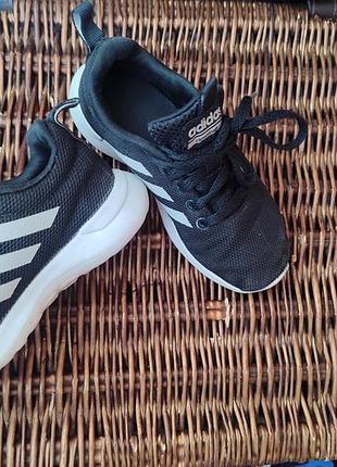 Красивые кроссовки adidas, 28 размер