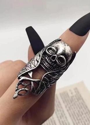 Каблучка череп, 19