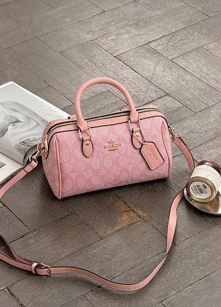 Coach mini rowan crossbody in signature рожевий є