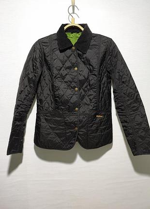 Черная куртка barbour с вельветовым воротником легкая стеганая 10/36