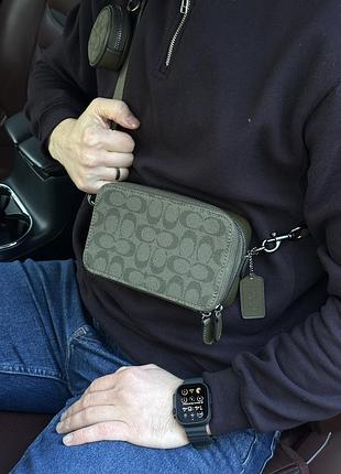 Мужская сумка coach через плечо из плотного текстиля с фирменным рисунком чёрная 19 х 11 х 5 см 8